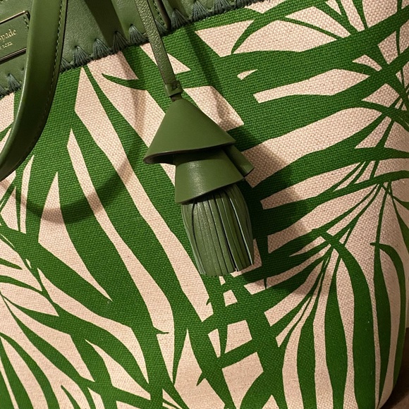 Kate Spade 
The Pier Palm
Fronds Canvas Medium‎ Tote NWT - Picture 9 of 11